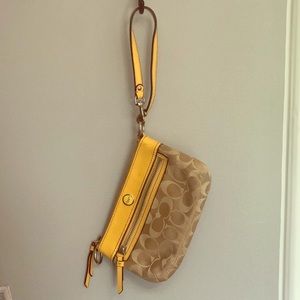 COACH wristlet ✨